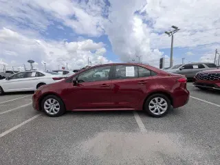 Toyota Corolla 2024 LE Sedán 4 puertas