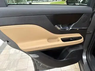Lincoln Corsair 2023 Reserve 4 SUV