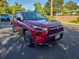 Toyota RAV4 Híbrido 2025 AWD XLE Premium 4dr SUV
