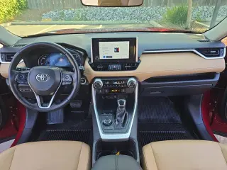 Toyota RAV4 Híbrido 2025 AWD XLE Premium 4dr SUV
