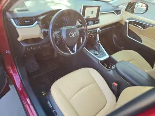 Toyota RAV4 Híbrido 2025 AWD XLE Premium 4dr SUV