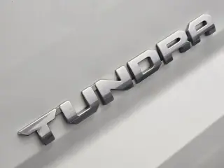 Toyota Tundra 2023 4x4 Limitado HV 4dr CrewMax Cab Pickup SB
