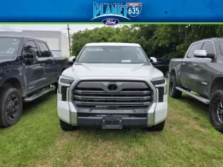 Toyota Tundra 2023 4x4 Limitado HV 4dr CrewMax Cab Pickup SB
