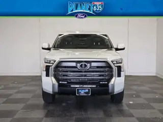 Toyota Tundra 2023 4x4 Limitado HV 4dr CrewMax Cab Pickup SB