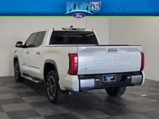 Toyota Tundra 2023 4x4 Limitado HV 4dr CrewMax Cab Pickup SB