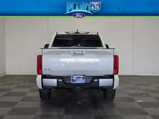 Toyota Tundra 2023 4x4 Limitado HV 4dr CrewMax Cab Pickup SB