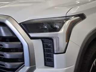 Toyota Tundra 2023 4x4 Limitado HV 4dr CrewMax Cab Pickup SB