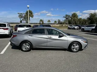 Hyundai ELANTRA 2026 SE 4dr Sedán