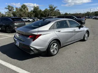 Hyundai ELANTRA 2026 SE 4dr Sedán
