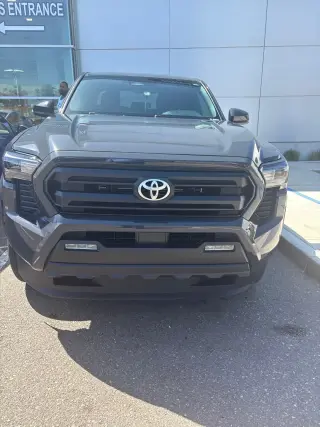 Toyota Tacoma 2026 4x4 SR5 4dr Double Cab 6.1 ft LB