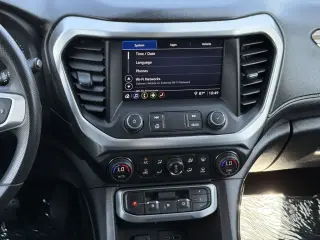 GMC Acadia 2023 SLE 4 SUV