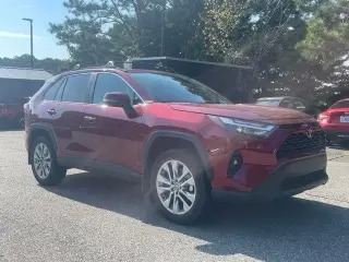 Toyota RAV4 2025 AWD XLE Premium 4dr SUV