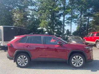 Toyota RAV4 2025 AWD XLE Premium 4dr SUV