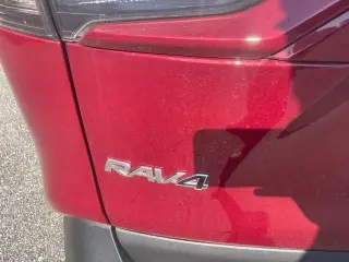 Toyota RAV4 2025 AWD XLE Premium 4dr SUV