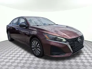 Nissan Altima 2025 2.5 SV 4dr Sedán