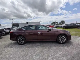 Nissan Altima 2025 2.5 SV 4dr Sedán