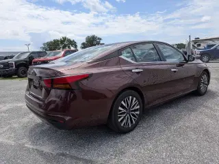 Nissan Altima 2025 2.5 SV 4dr Sedán