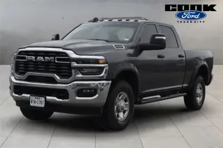 Ram 2500 2025 4x4 Tradesman 4dr Cabina Crew 6.3 ft. SB Pickup