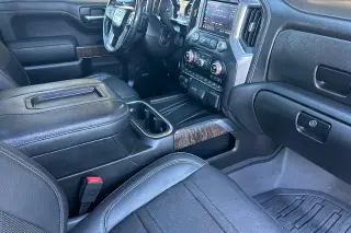 GMC Sierra 1500 2019 4x4 Denali 4dr Crew Cab 5.8 ft. SB