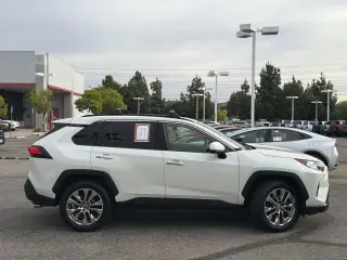 Toyota RAV4 2020 Limited 4dr SUV