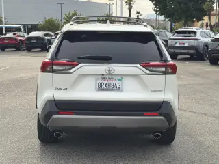 Toyota RAV4 2020 Limited 4dr SUV