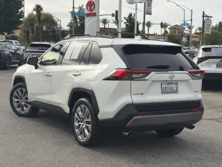 Toyota RAV4 2020 Limited 4dr SUV