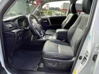 Toyota 4Runner 2024 4x4 SR5 Premium 4dr SUV