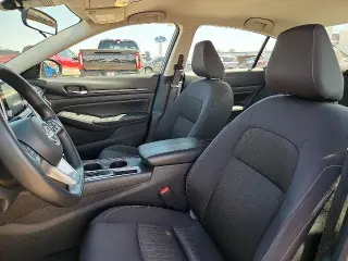 Nissan Altima 2025 2.5 SV 4dr Sedán
