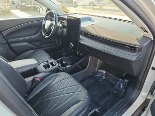 Ford Mustang Mach-E 2025 Select 4dr SUV
