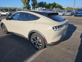 Ford Mustang Mach-E 2025 Select 4dr SUV