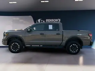 Nissan Titan 2023 4x4 PRO-4X 4dr Crew Cab 5.6 ft. SB
