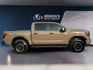Nissan Titan 2023 4x4 PRO-4X 4dr Crew Cab 5.6 ft. SB