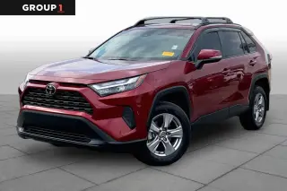 Toyota RAV4 2024 XLE SUV de 4 puertas