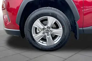 Toyota RAV4 2024 XLE SUV de 4 puertas