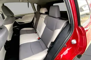 Toyota RAV4 2024 XLE SUV de 4 puertas
