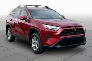 Toyota RAV4 2024 XLE SUV de 4 puertas