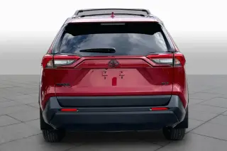 Toyota RAV4 2024 XLE SUV de 4 puertas