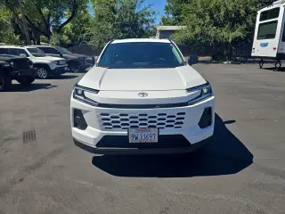 Toyota RAV4 2026 LE SUV de 4 puertas