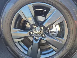 Toyota RAV4 2026 LE SUV de 4 puertas