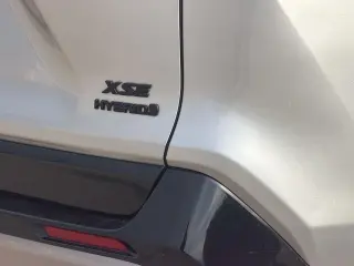 Toyota RAV4 Hybrid 2023 AWD XSE SUV de 4 puertas