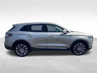 Lincoln Nautilus 2023 AWD Reserve SUV de 4 puertas