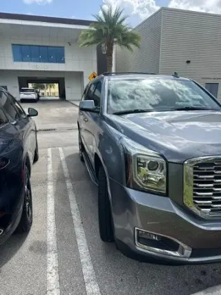GMC Yukon 2020 4x2 Denali SUV de 4 puertas