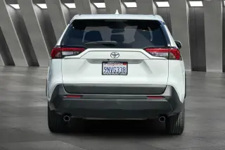 Toyota RAV4 2024 AWD LE SUV de 4 puertas