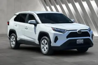 Toyota RAV4 2024 AWD LE SUV de 4 puertas