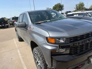 Chevrolet Silverado 1500 2020 4x4 Custom Trail Boss Cabina Doble de 4 puestas y caja estándar de 5.8 pies