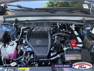 Toyota Grand Highlander 2024 Limited SUV de 4 puertas