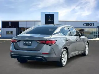 Nissan Sentra S Sedán de 4 puertas 2025