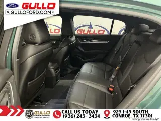 Sedán de 4 puertas Cadillac CT5 Sport 2025