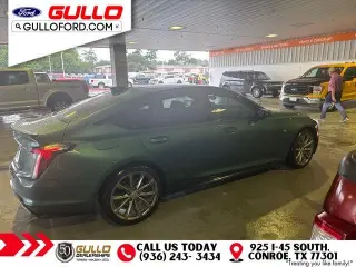 Sedán de 4 puertas Cadillac CT5 Sport 2025