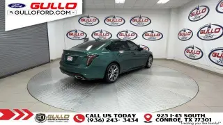 Sedán de 4 puertas Cadillac CT5 Sport 2025